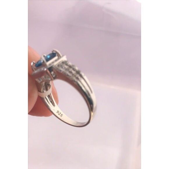Beautiful Sterling Silver Created London Blue Topaz Ring - Size 8 - Picture 5 of 5